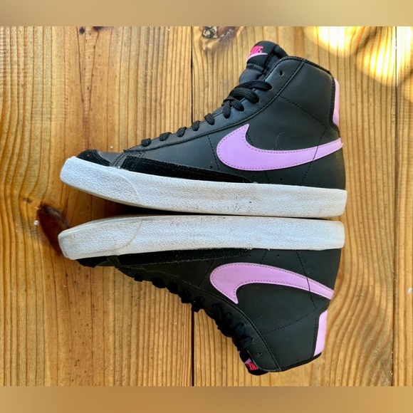 Nike Blazer Mid '77 'Black Fuchsia Glow' DA4086-005 - Picture 10 of 14